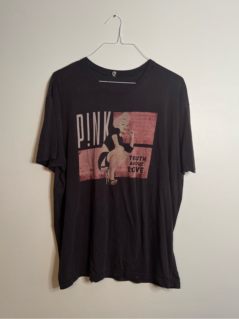 P!NK 2013 The Truth About Love Tour Tshirt (XL)